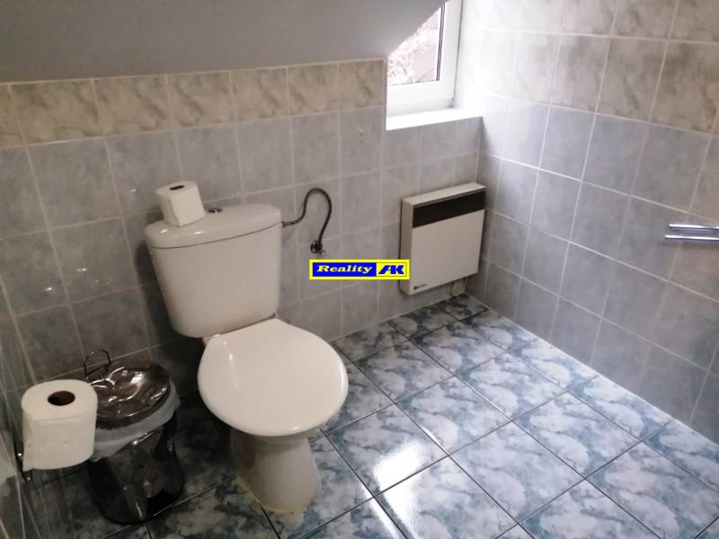 sociálne zariadenie v izbe