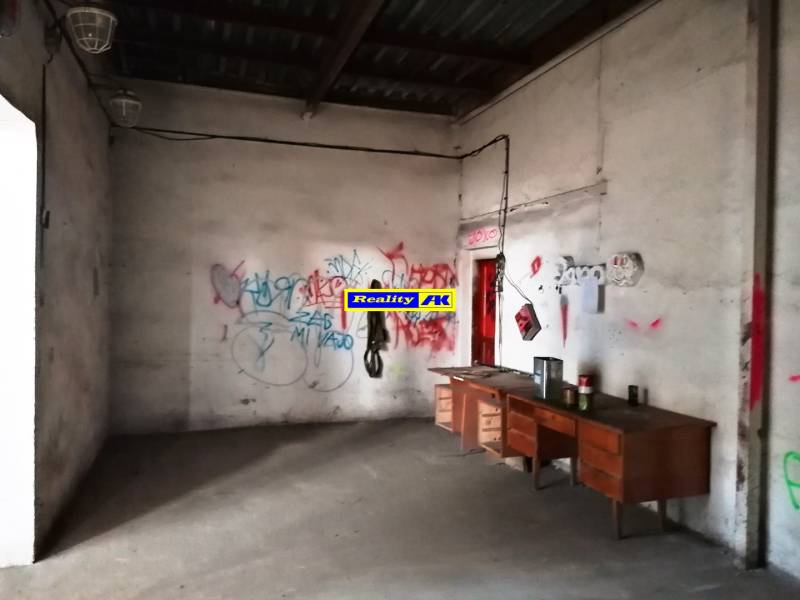 v hale miestnosť na odpočinok