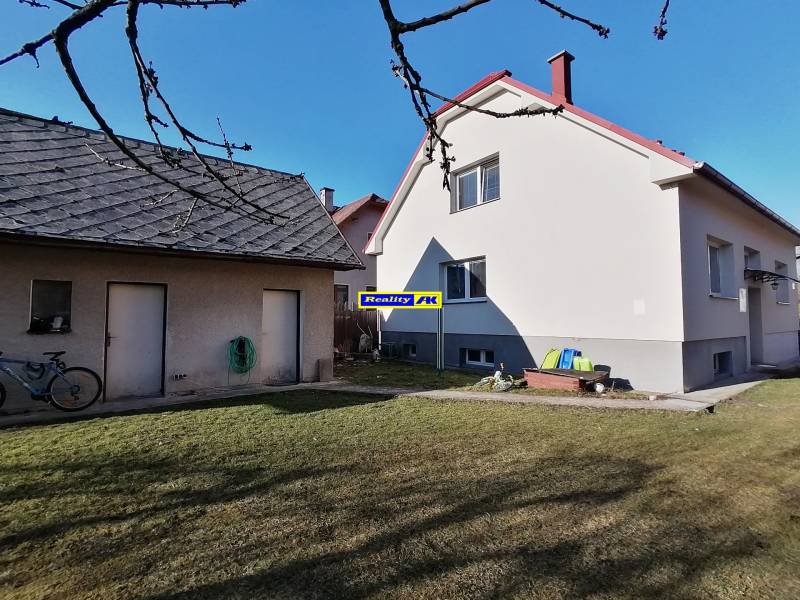 rodinný dom, letná kuchyňa, garáž