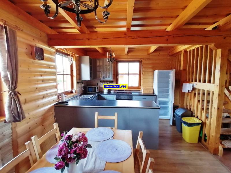 Apartmánový dom drevostavba na predaj pri priehrade Liptovská Mara