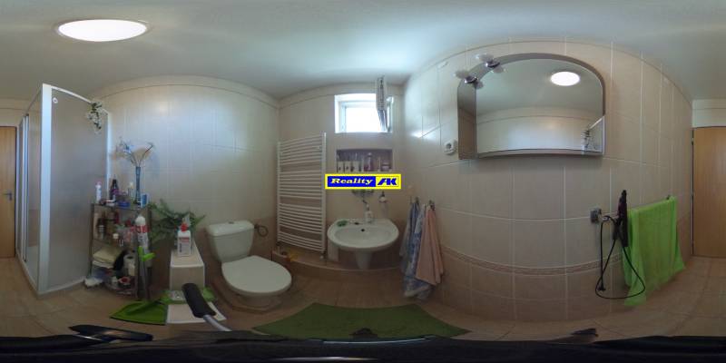 kúpeľňa s WC na poschodí