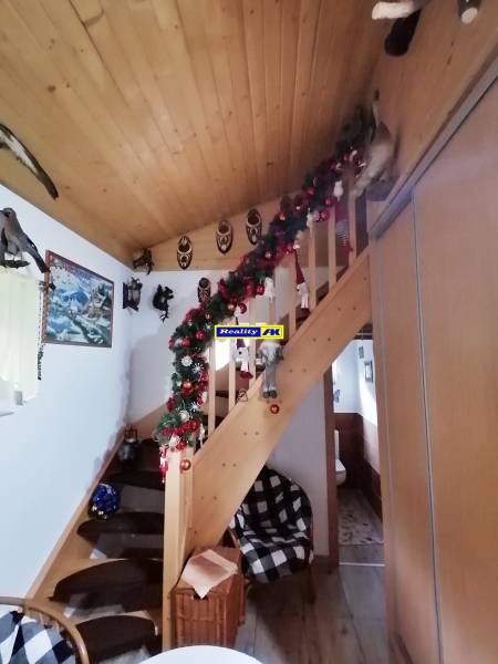 chodba schody na podkrovie