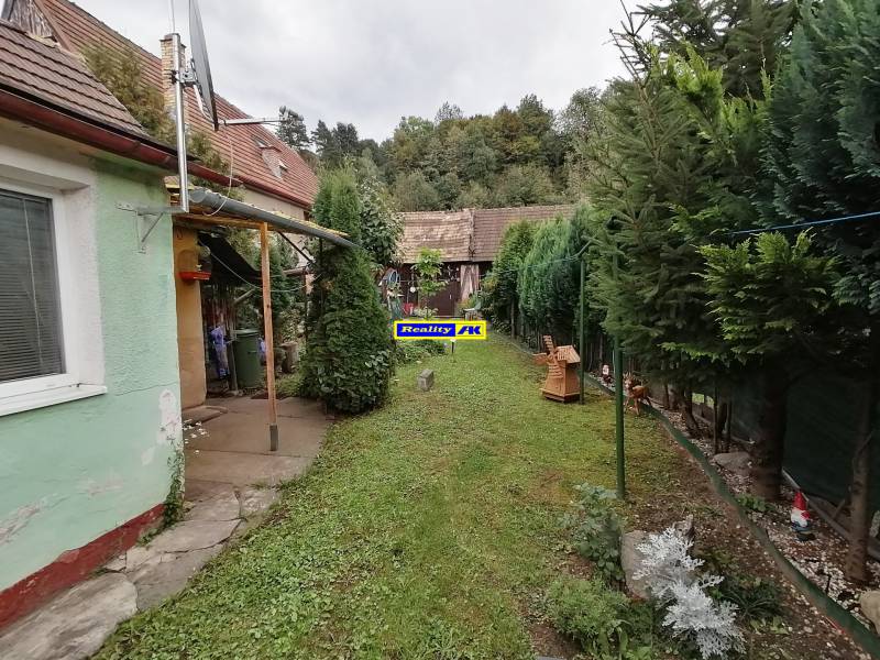 pohľad od domu na humno