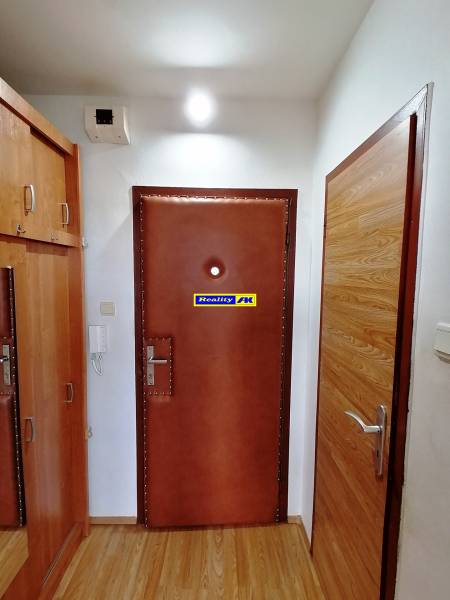 1 izbový byt na predaj  mesto Vrútky, čiastočná rekonštrukcia