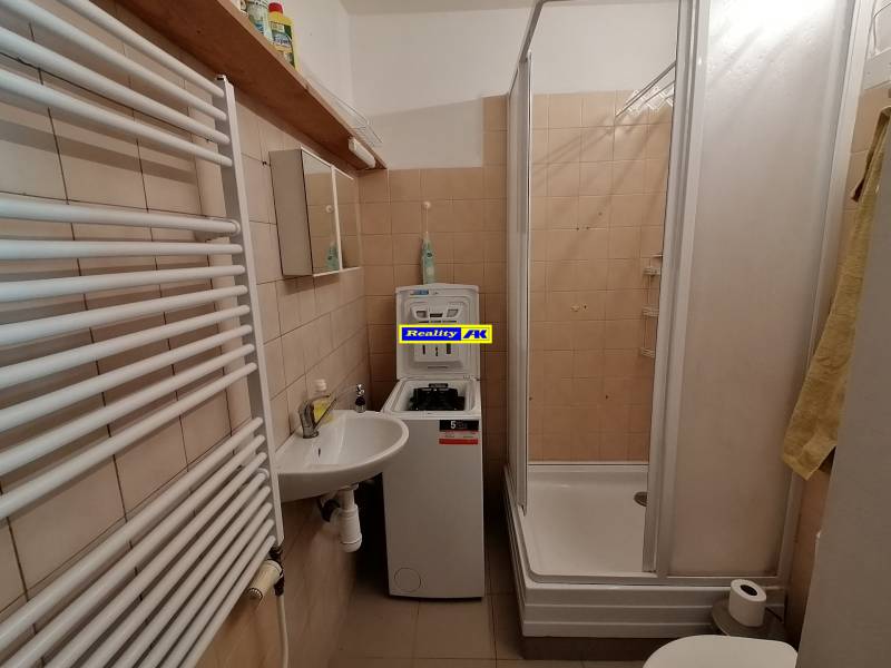 REZERVOVANÉ 1 izbový byt na prenájom Vrútky, centrum