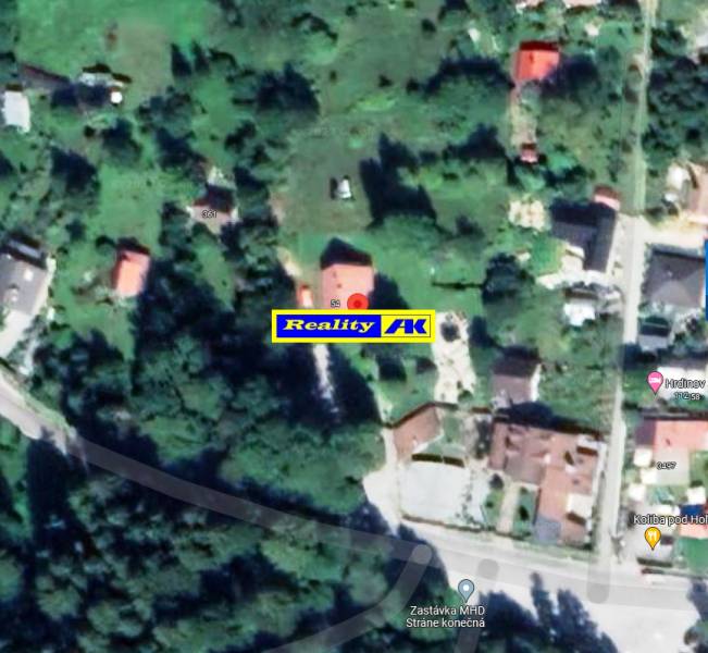 Letecký pohľad na rekreačné pozemky v Martine, Hrdinov SNP, obklopené zeleňou.