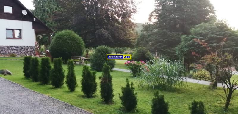 Záhrada s ihličnanmi na pozemkoch Martina, ulica Hrdinov SNP, Rekreačné pozemky.