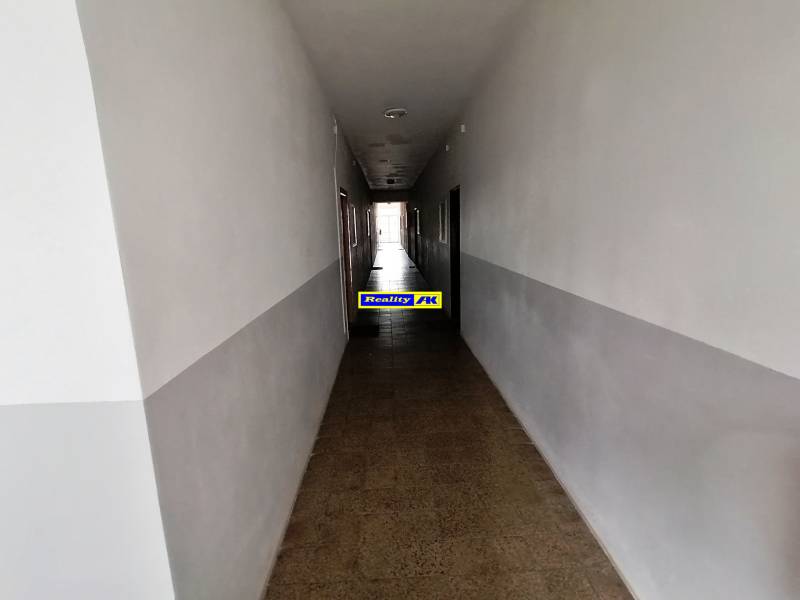 chodba, vstup do bytov