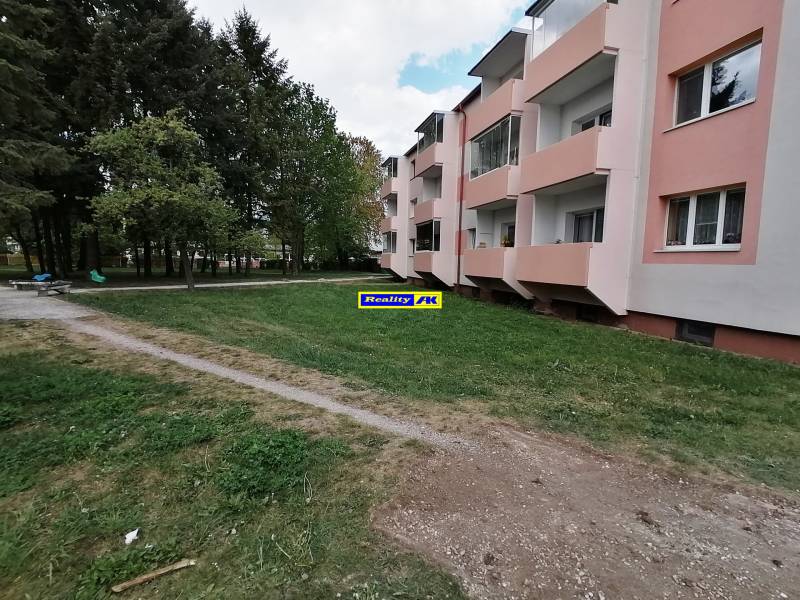 obytný dom a park