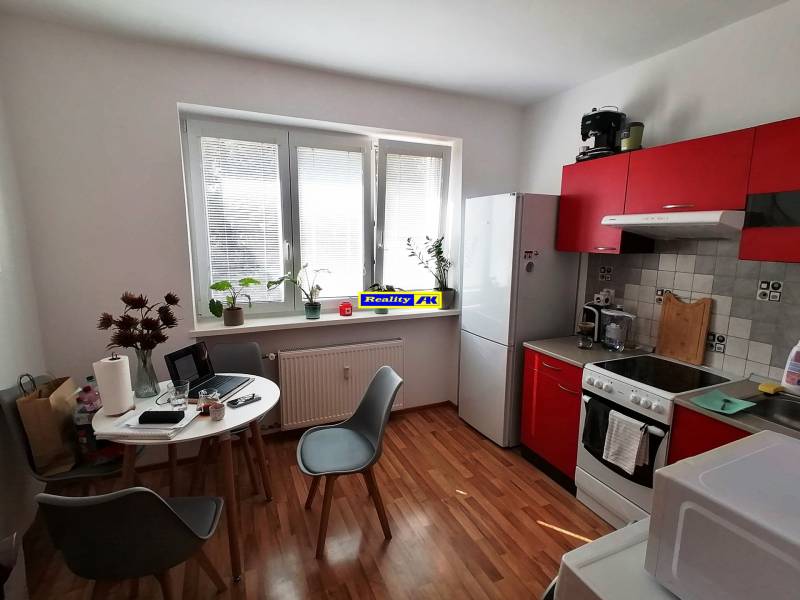 1 izbový byt na predaj rekonštrukcia, Martin centrum, nový balkón
