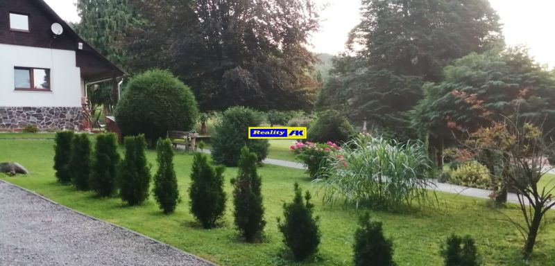 Záhrada s ihličnanmi na pozemkoch Martina, ulica Hrdinov SNP, Rekreačné pozemky.
