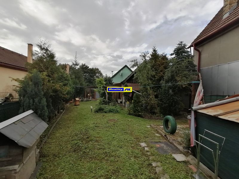 pohľad na dom zo záhrady