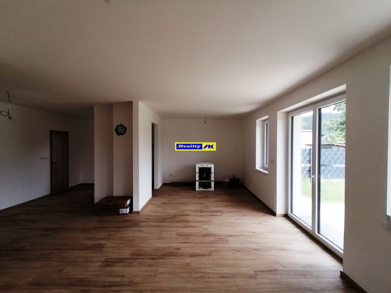 obývačka kuchyňa a jedáleň