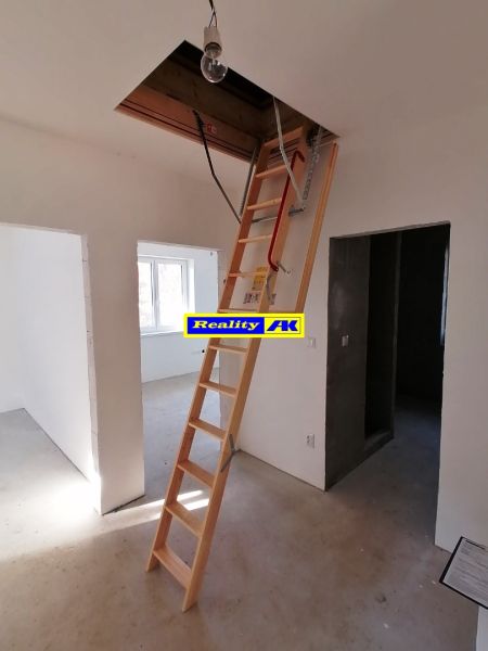 výstup na povalu