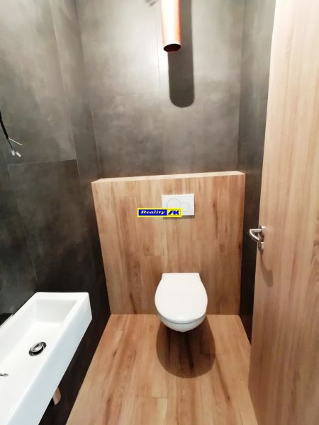 samostatné WC