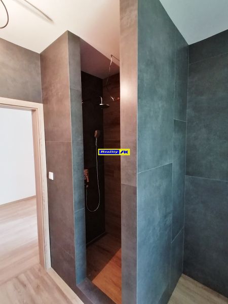 sprcha kúpeľňa s WC